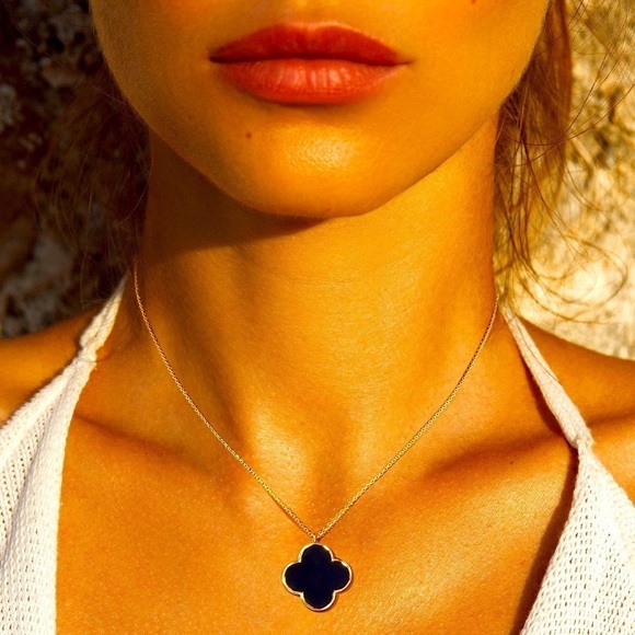 14KT GOLD DIPPED BLACK QUATREFOIL/CLOVER PENDANT NECKLACE.  ( NEW) - Picture 1 of 5